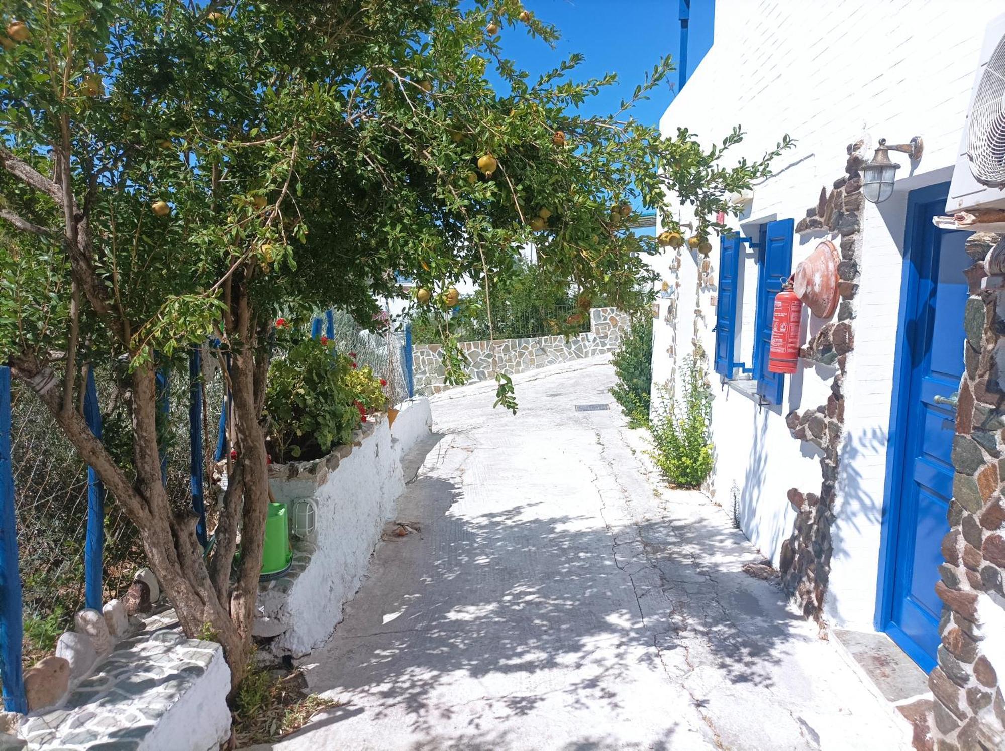 Kini Aposperitis Rooms & Apartments מראה חיצוני תמונה