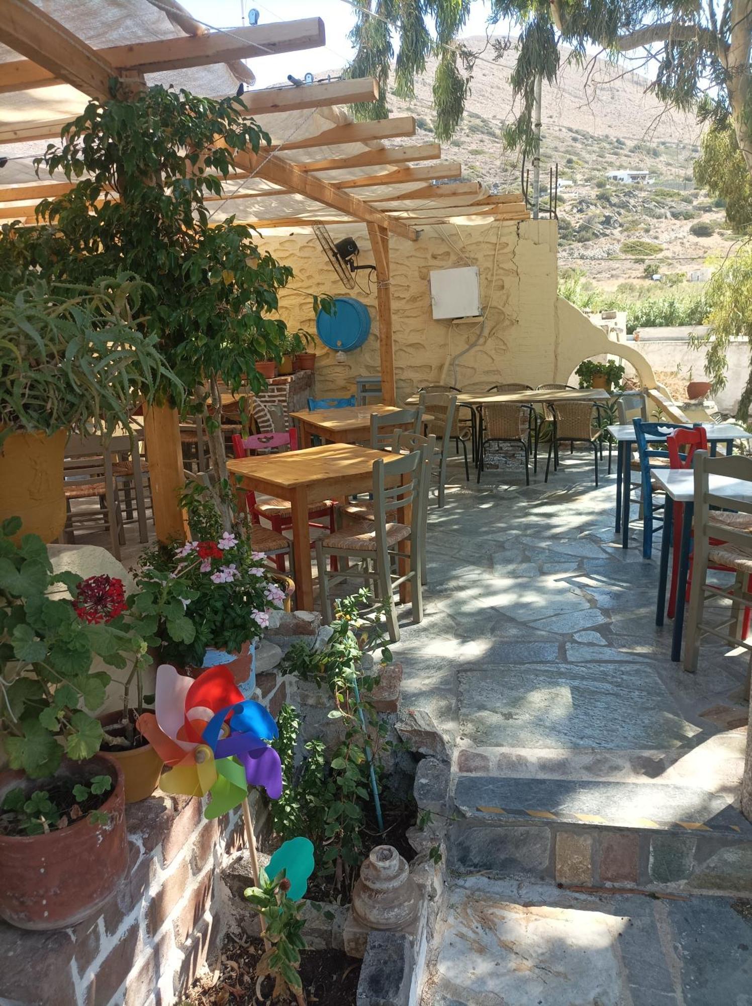 Kini Aposperitis Rooms & Apartments מראה חיצוני תמונה