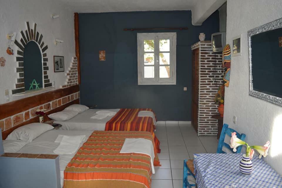Kini Aposperitis Rooms & Apartments מראה חיצוני תמונה